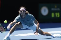 开云体育下载-温网逆转澳网，西西帕斯刷新纪录