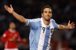 开云体育官方网站-鏖战银石，周冠宇率威廉姆斯逆袭哈斯，唯一性胜利背后的战术博弈