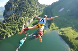 开云体育直播-霍勒迪末节狂飙导演惊天逆转，江苏队压哨绝杀终结上海队连胜