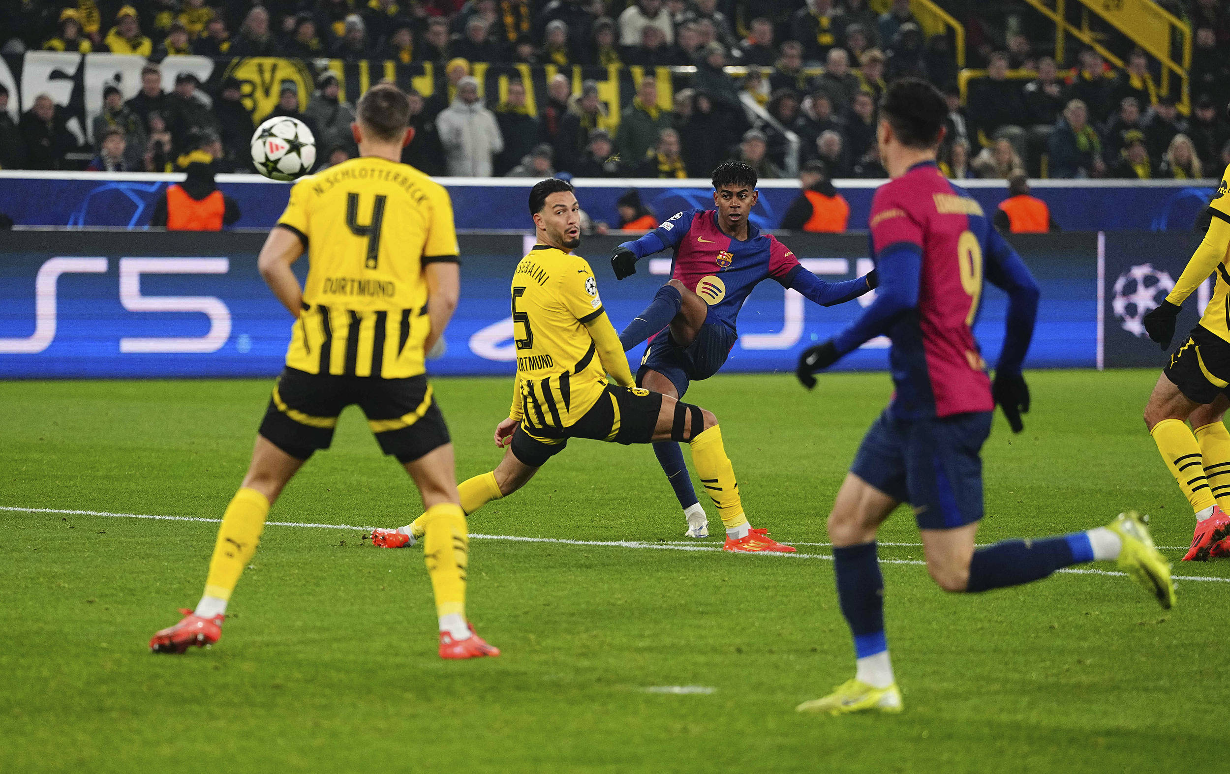 包含比赛焦灼激烈,球队誓胜对手夺冠的词条 包含比赛焦灼激烈,球队誓胜对手夺冠的词条