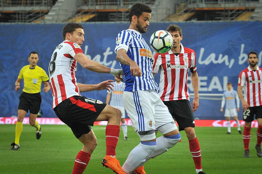 包含韦斯卡客场负于埃瓦尔，遗憾失利的词条