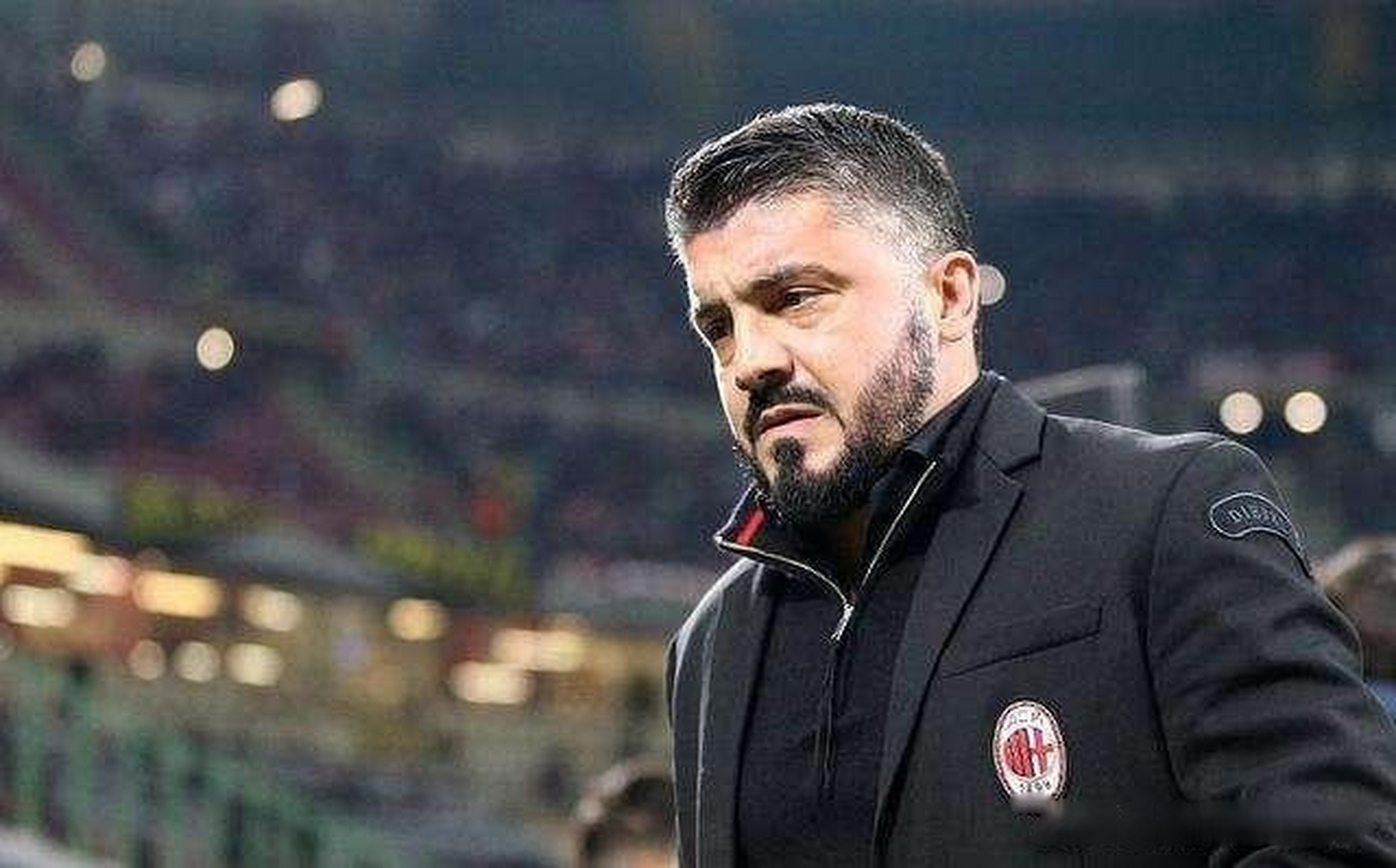 关于佛罗伦萨主场告负拿坡里，遭遇赛季第四场失利的信息