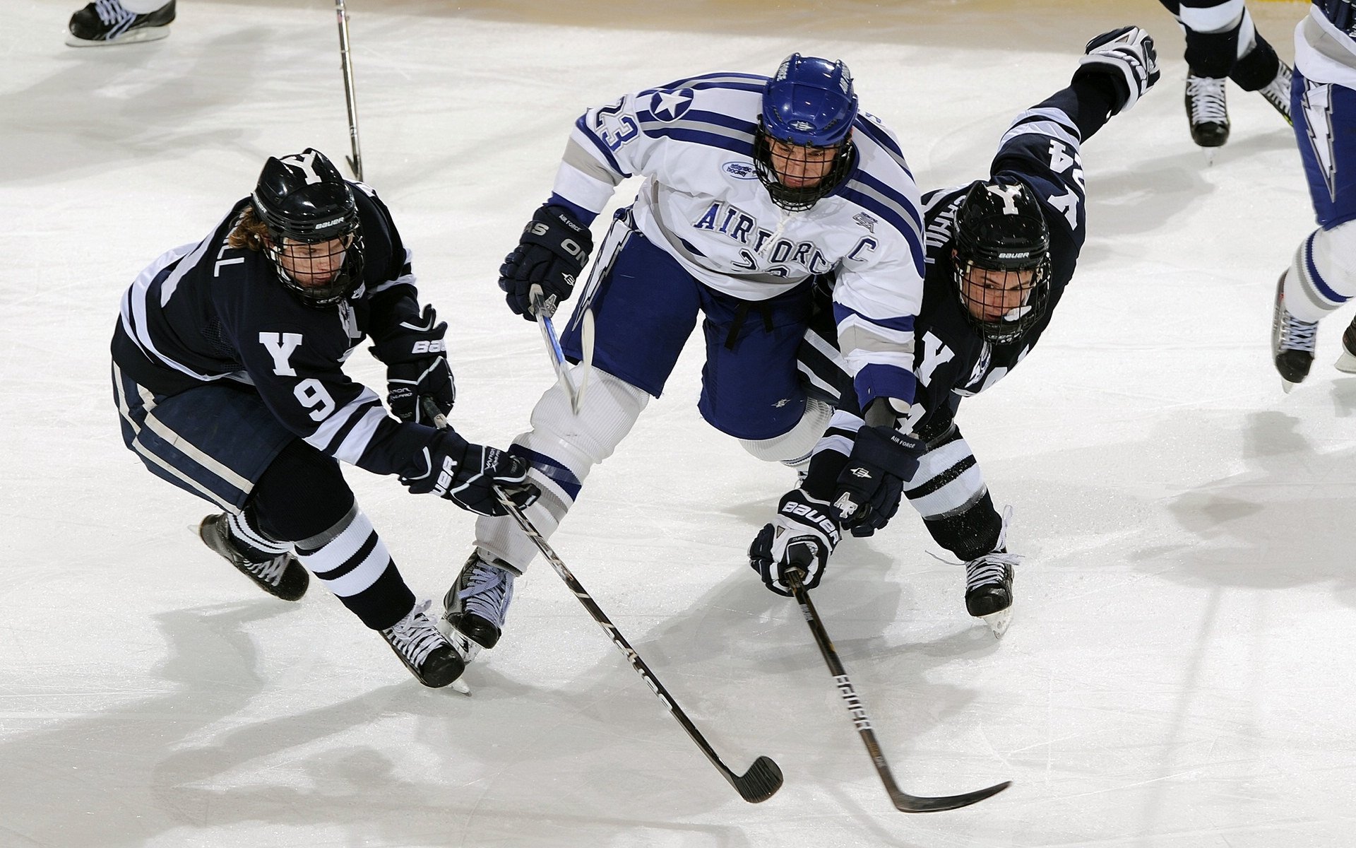 极速与极地，当F1争冠焦点战遇见洪都拉斯打穿挪威