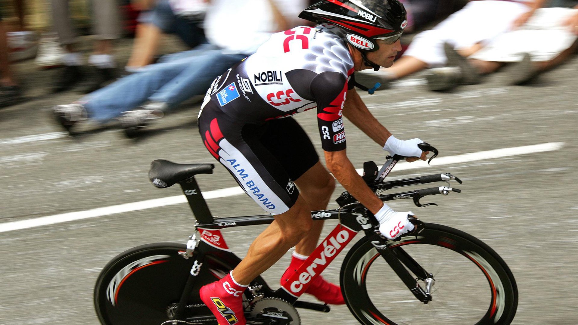 梅赛德斯绝杀阿斯顿马丁,勒克莱尔扛起全队,一场技术与意志的胜利